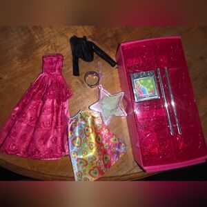 Barbie Fridge TV Treat Pink Glam Kitchen Fridge 2010 & accessories Clothes Lot